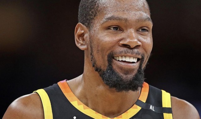 美媒：杜兰特秘密支付9岁女童脑瘤手术费，数月后才被医院公开善举